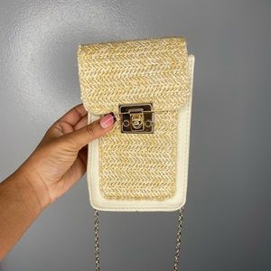 Mini straw bag. CHAIN INCLUDED.